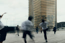 Danseurs DIVAG en mouvement dans un environnement urbain